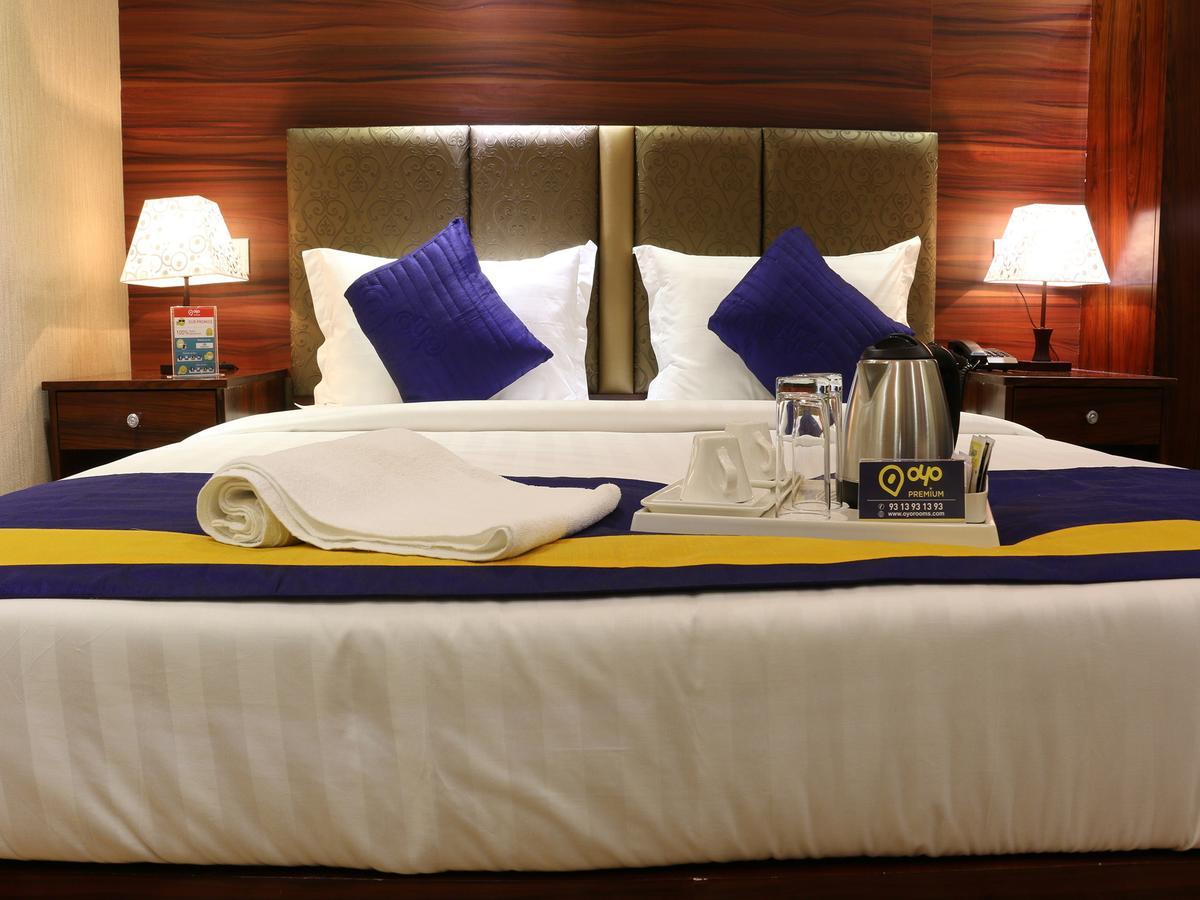 Oyo 662 Hotel Comfotel Колката Екстериор снимка