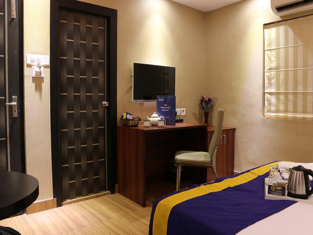 Oyo 662 Hotel Comfotel Колката Екстериор снимка