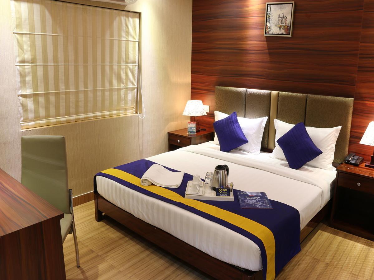 Oyo 662 Hotel Comfotel Колката Екстериор снимка