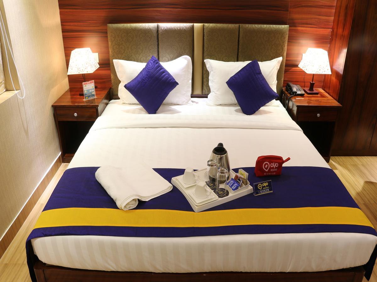 Oyo 662 Hotel Comfotel Колката Екстериор снимка